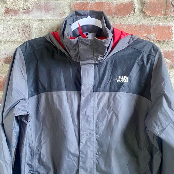 The North Face Boys Rain Jacket/Windbreaker with Hood, Gray, Size XL-18/20. - Picture 2 of 12